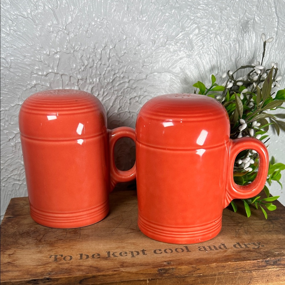 Fiesta Persimmon 1989 Salt & Pepper Shaker Set Homer Laughlin HLC USA Fiestaware